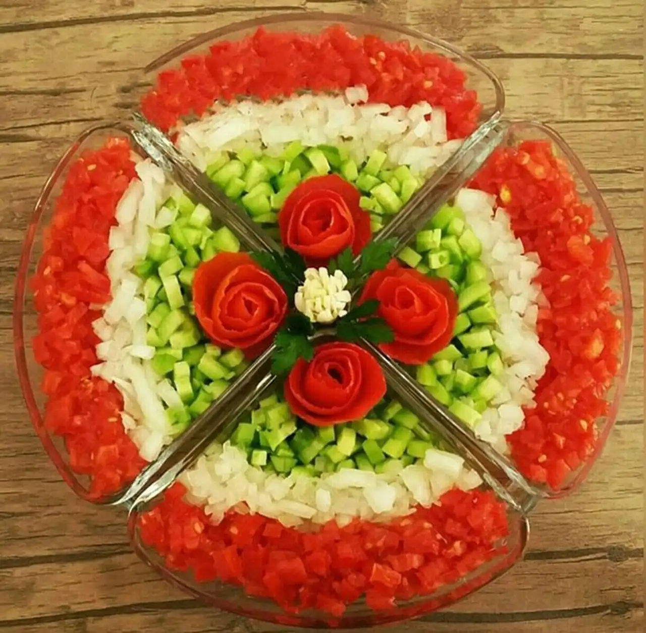 مدل سالاد مجلسی + ایده های بسیار خلاقانه برای تزیین کردن سالاد کاهو و فصل