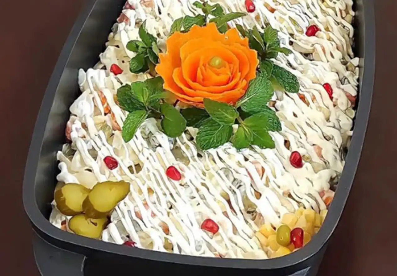 مدل سالاد مجلسی + ایده های بسیار خلاقانه برای تزیین کردن سالاد کاهو و فصل