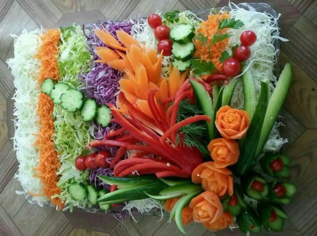 مدل سالاد مجلسی + ایده های بسیار خلاقانه برای تزیین کردن سالاد کاهو و فصل