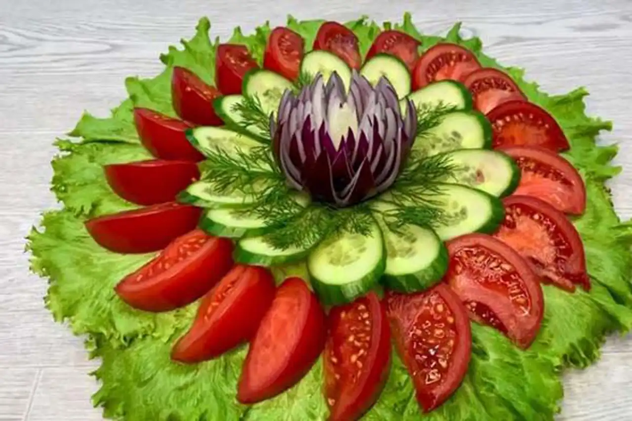 مدل سالاد مجلسی + ایده های بسیار خلاقانه برای تزیین کردن سالاد کاهو و فصل