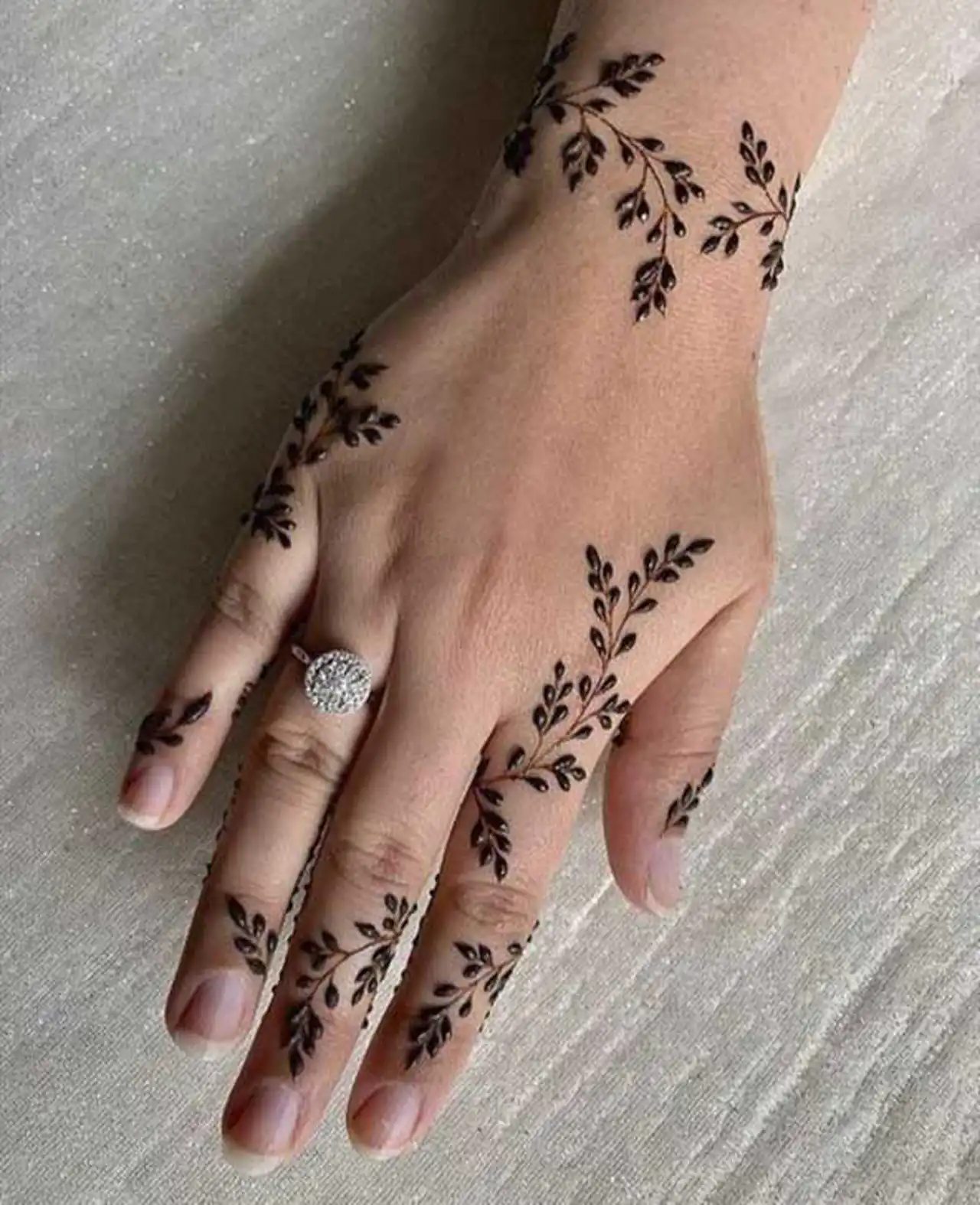 عکس مدل حنا + 15 تا از بهترین مدل های ساده و شیک را اینجا ببینید