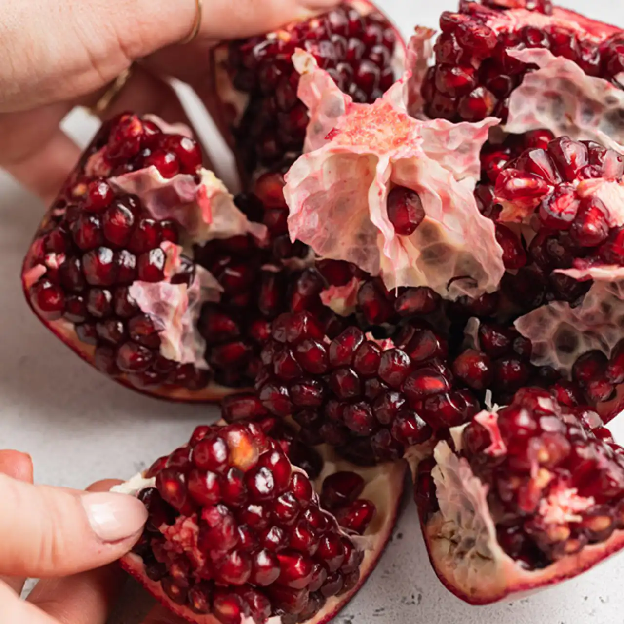 تزیین انار شب یلدا + زیباترین دیزاین ها برای تزیین انار شب یلدای امسال