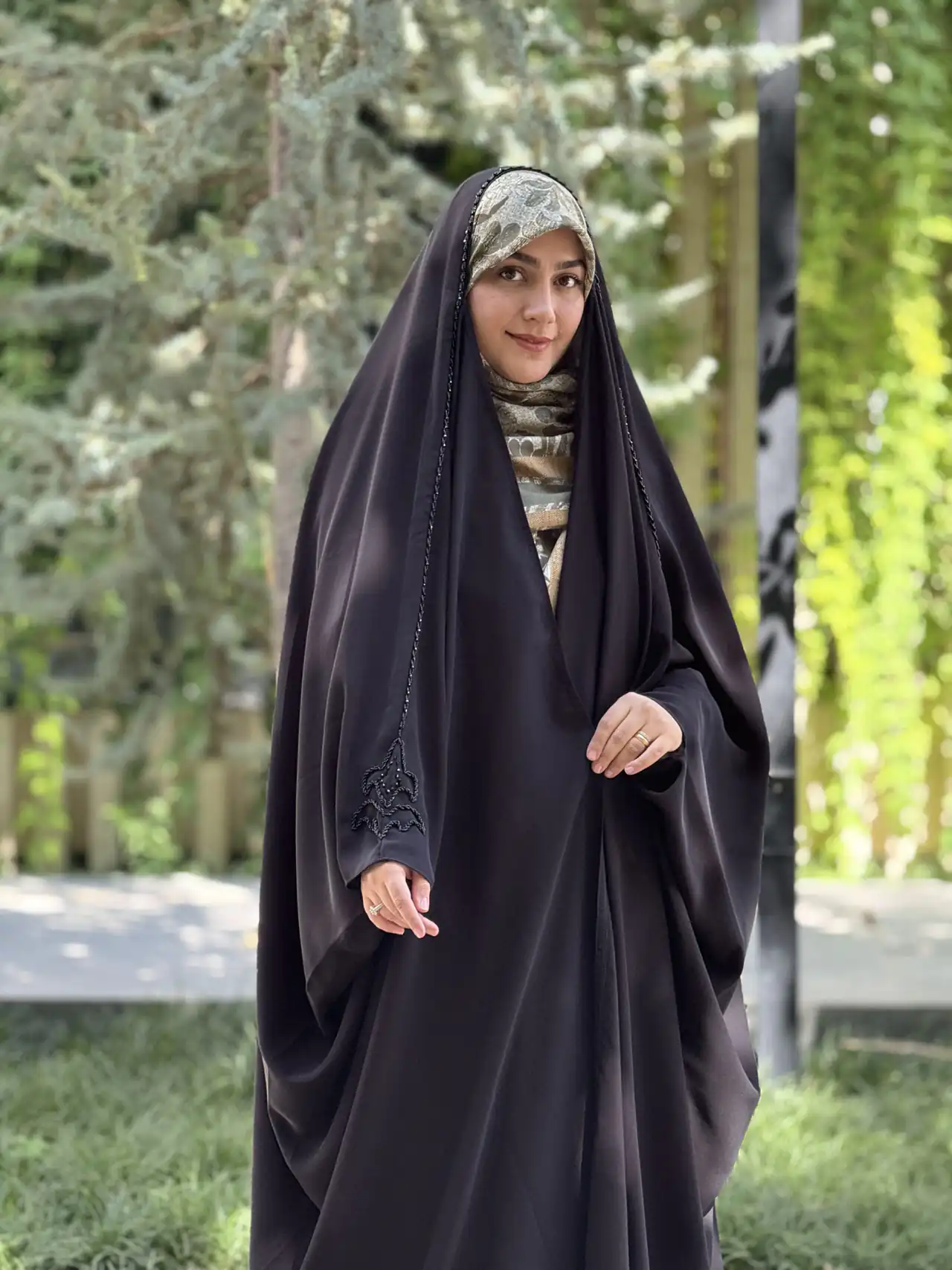 انواع مدل چادر مشکی + زیباترین مدل های چادر مشکی ترند امسال بسیار شیک و لاکچری