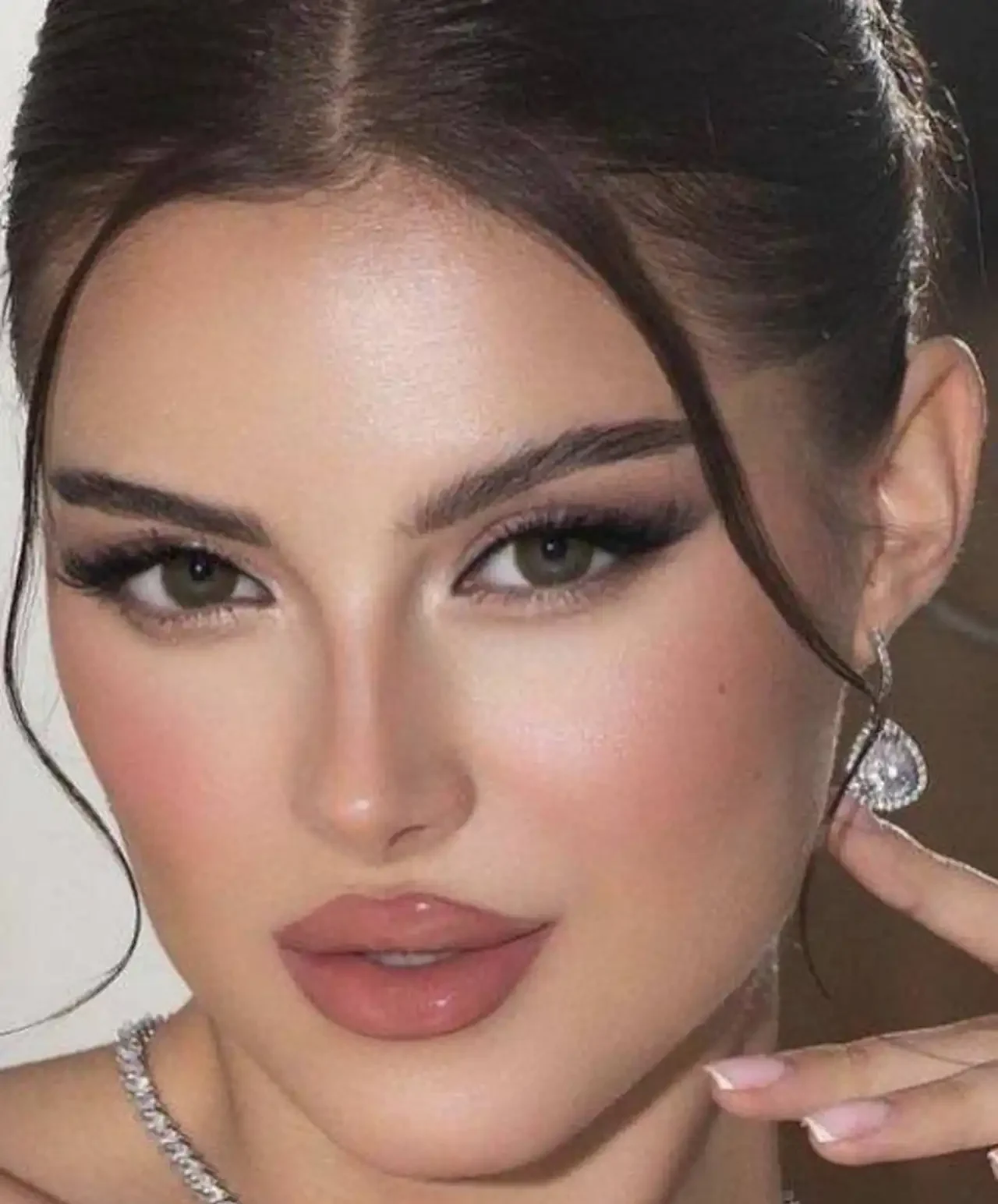 مدل عروس جدید + زیباترین مدل های عروس جدید با میکاپ و لباس فوق العاده