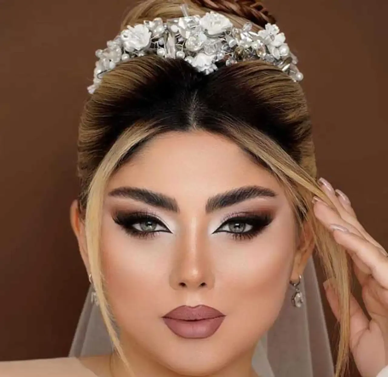 مدل عروس جدید + زیباترین مدل های عروس جدید با میکاپ و لباس فوق العاده
