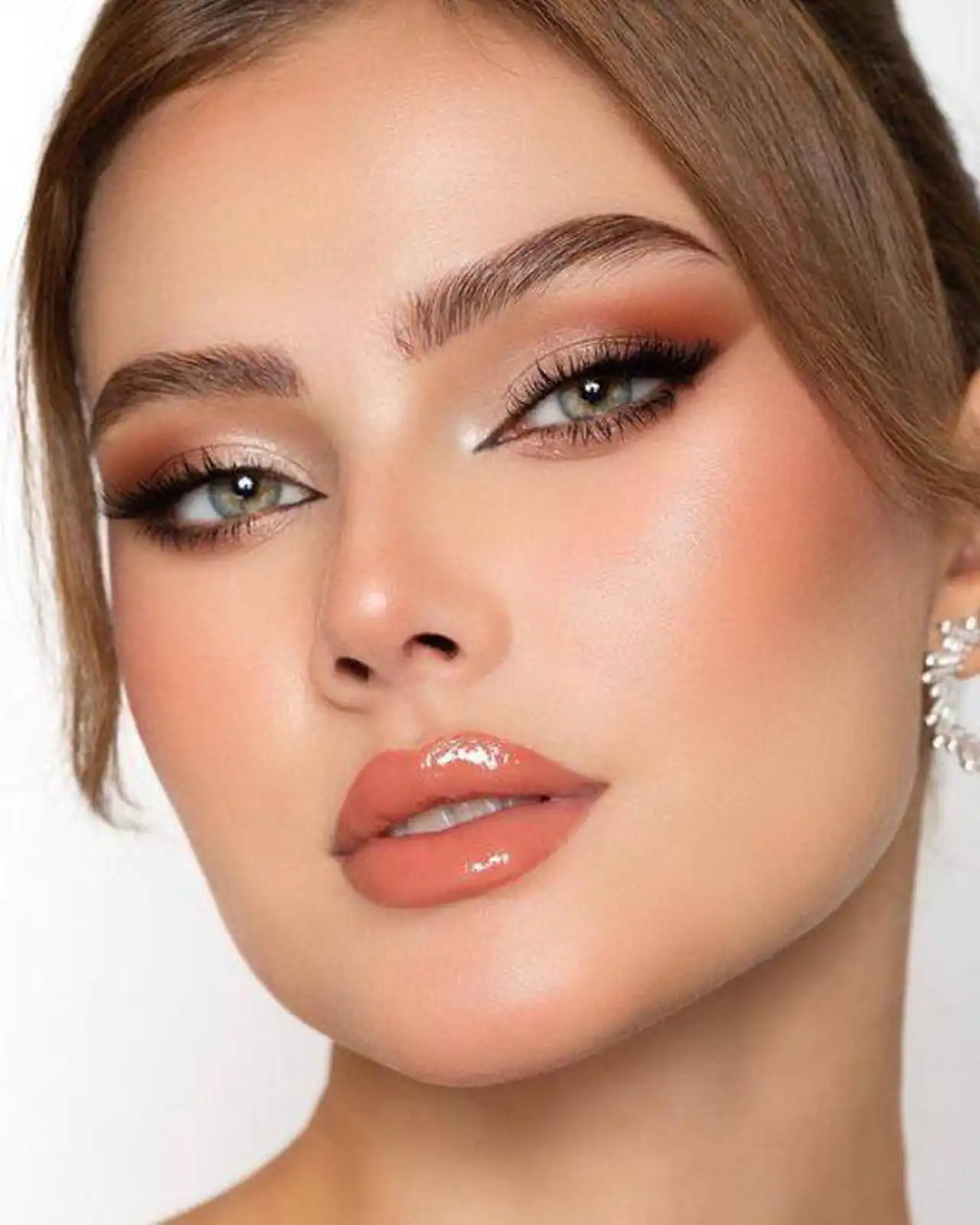 مدل عروس جدید + زیباترین مدل های عروس جدید با میکاپ و لباس فوق العاده
