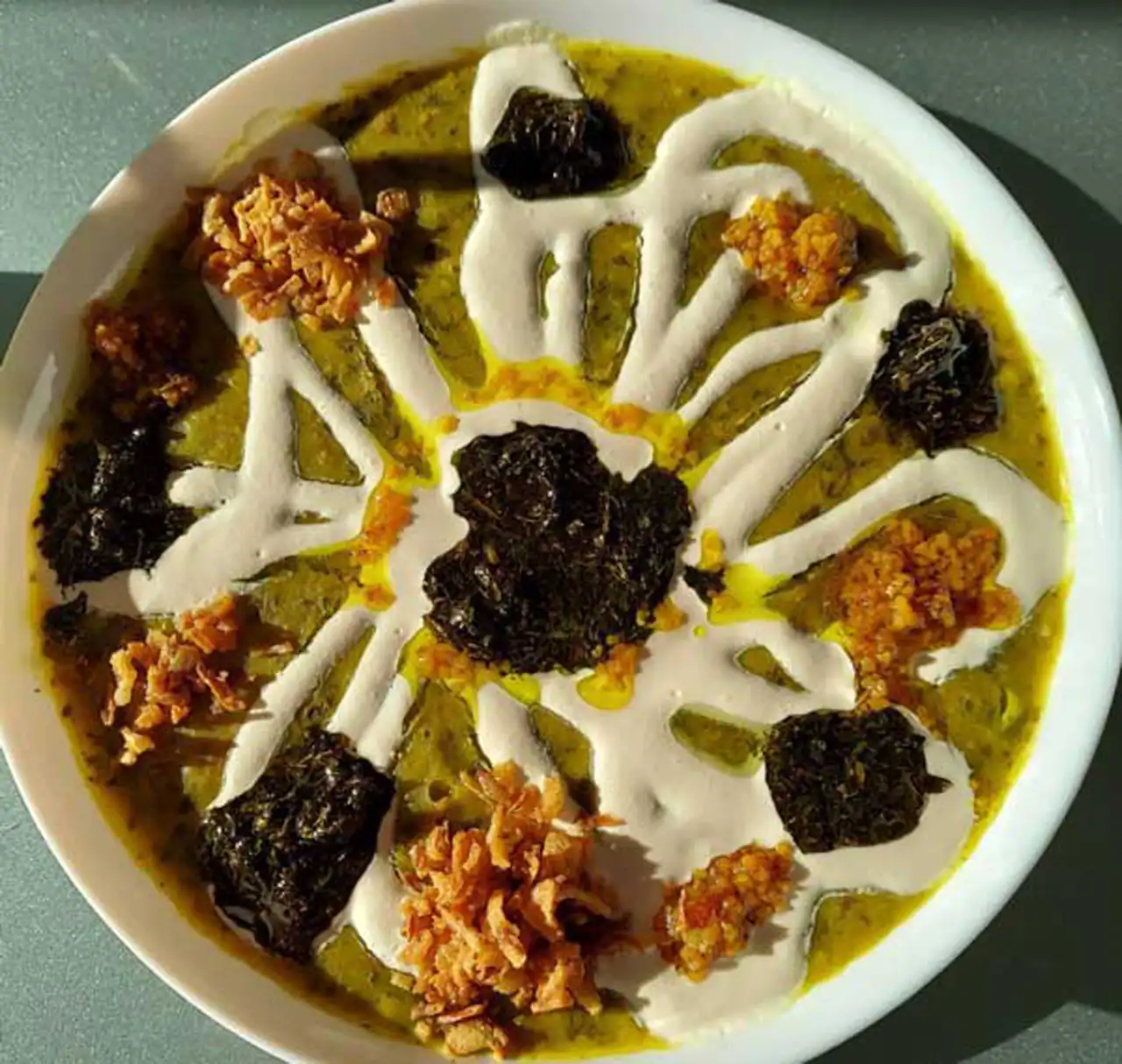 تزیین آش رشته شب یلدا + زیباترین دیزاین ها برای تزیین آش رشته شب یلدای امسال