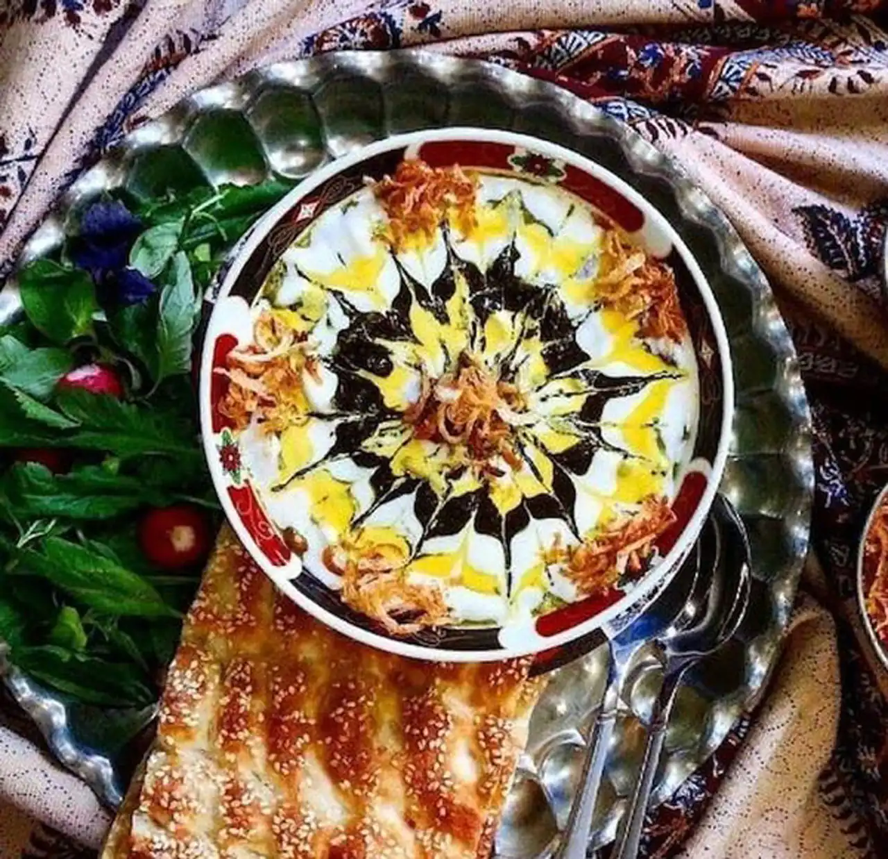 تزیین آش رشته شب یلدا + زیباترین دیزاین ها برای تزیین آش رشته شب یلدای امسال