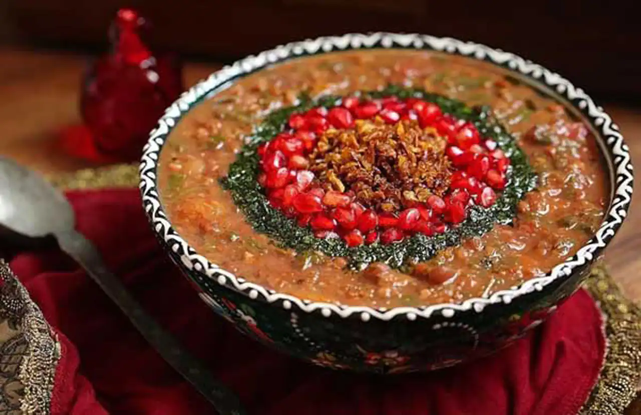 تزیین آش رشته شب یلدا + زیباترین دیزاین ها برای تزیین آش رشته شب یلدای امسال