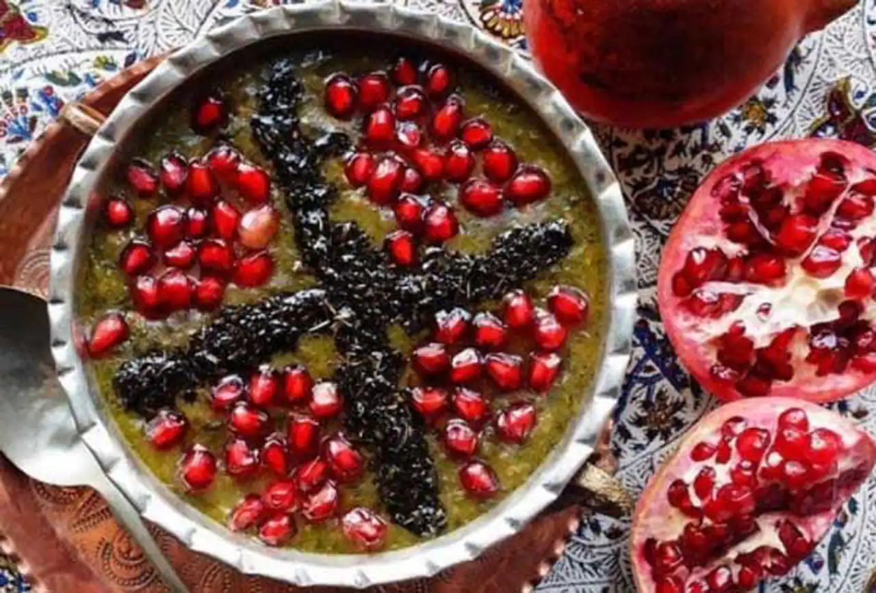 تزیین آش رشته شب یلدا + زیباترین دیزاین ها برای تزیین آش رشته شب یلدای امسال