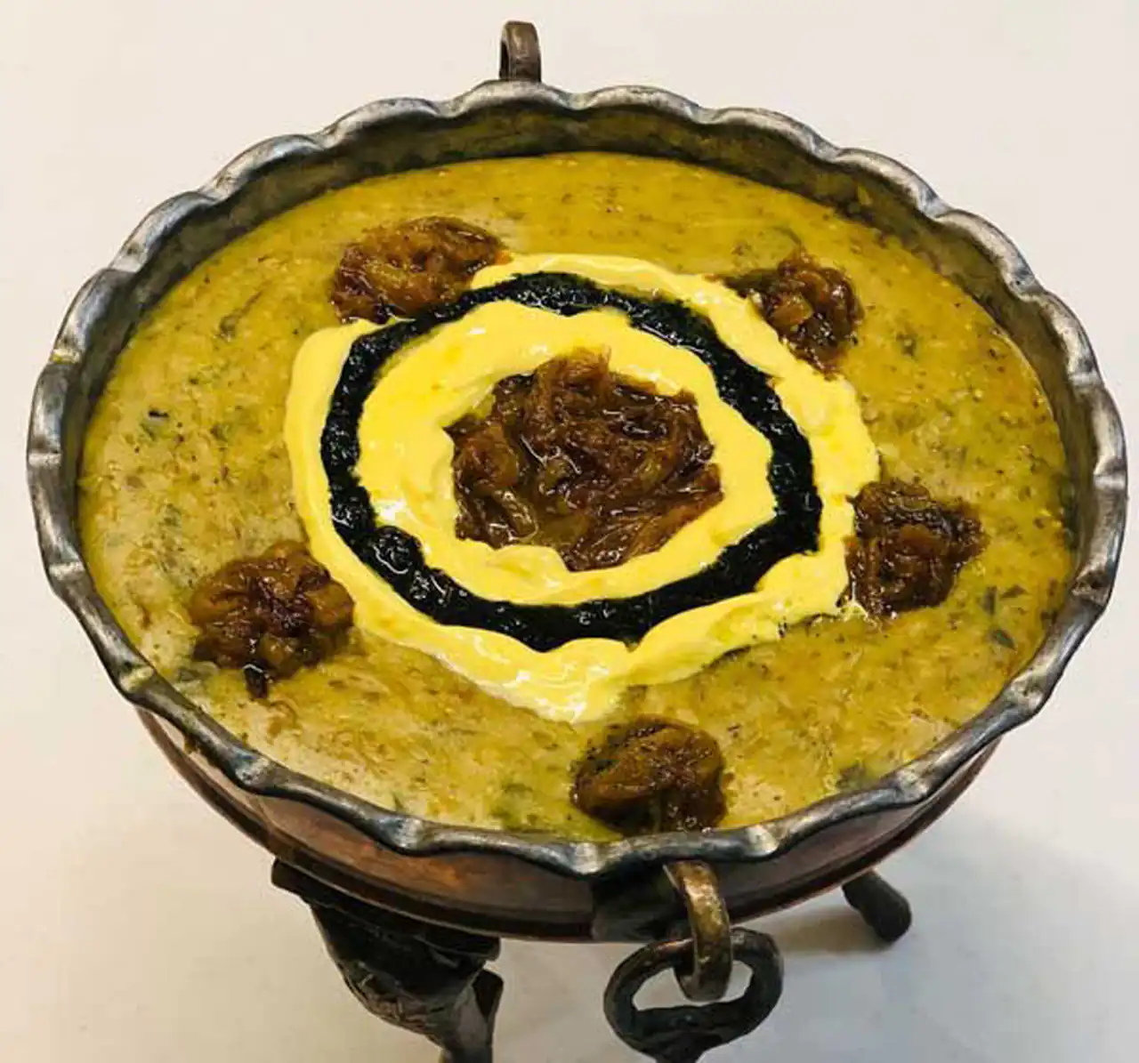 تزیین آش رشته شب یلدا + زیباترین دیزاین ها برای تزیین آش رشته شب یلدای امسال