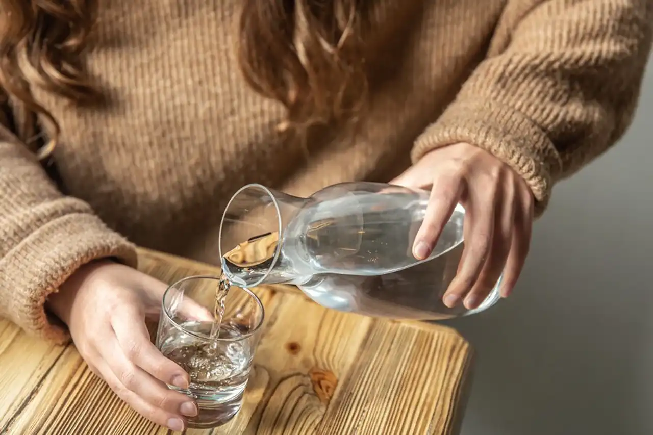 بطری شیک شیشه ای + مدل های جدید بطری شیشه ای برای آب خوردن و نوشیدنی های رنگی