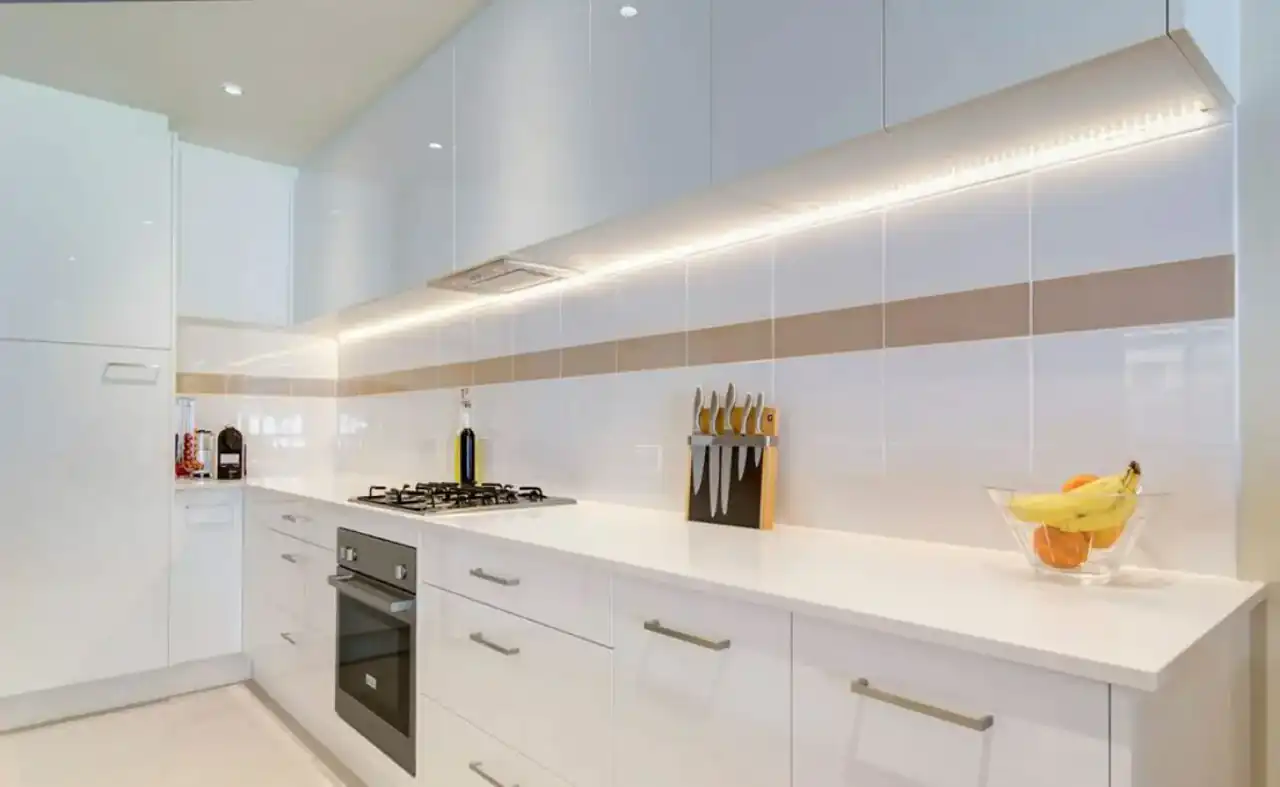 زیباترین مدل کابینت های گلاس + قشنگ ترین کابینت های ترند امسال را اینجا ببینید