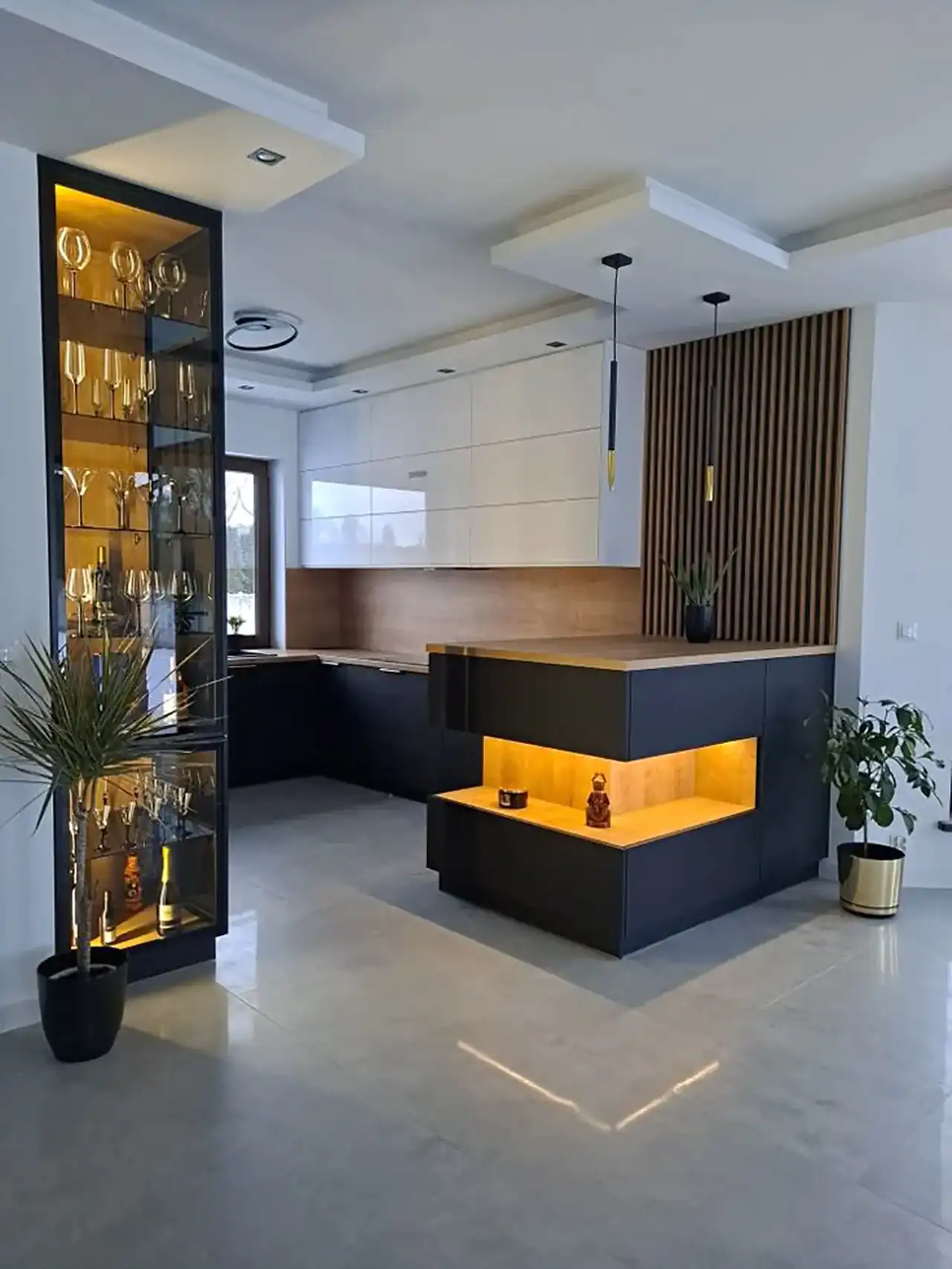 زیباترین مدل کابینت های گلاس + قشنگ ترین کابینت های ترند امسال را اینجا ببینید