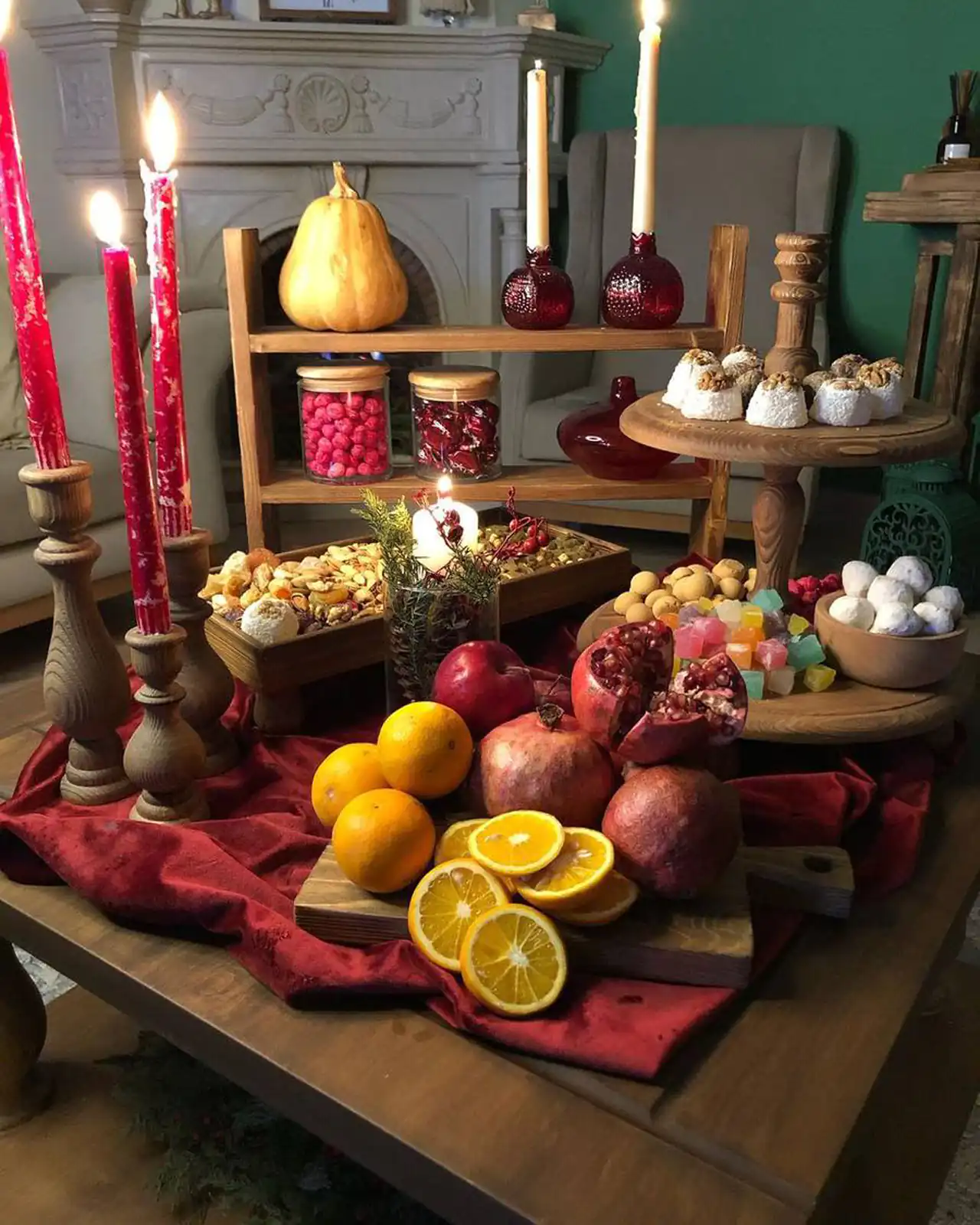 مدل چیدن میز شب یلدا  + زیباترین دیزاین برای چیدن میز شب یلدا امسال