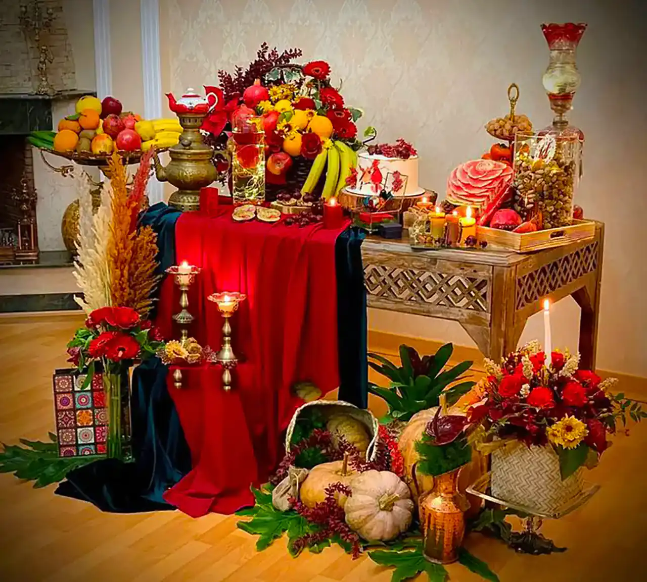 مدل چیدن میز شب یلدا  + زیباترین دیزاین برای چیدن میز شب یلدا امسال