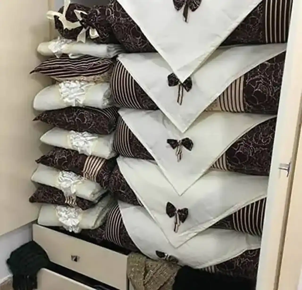 مدل چیدمان کمد دیواری + زیباترین مدل های چیدمان کمد دیواری و دیزاین کمد
