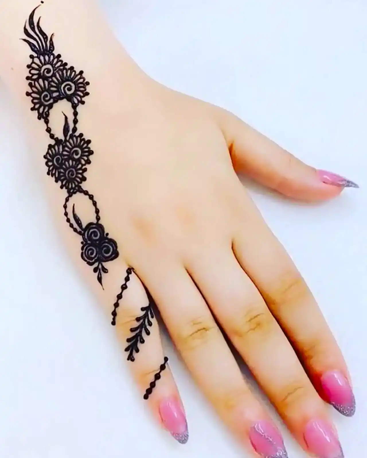 مدل حنا آسان + زیباترین مدل های حنا آسان دست بسیار شیک و لاکچری و ترند امسال