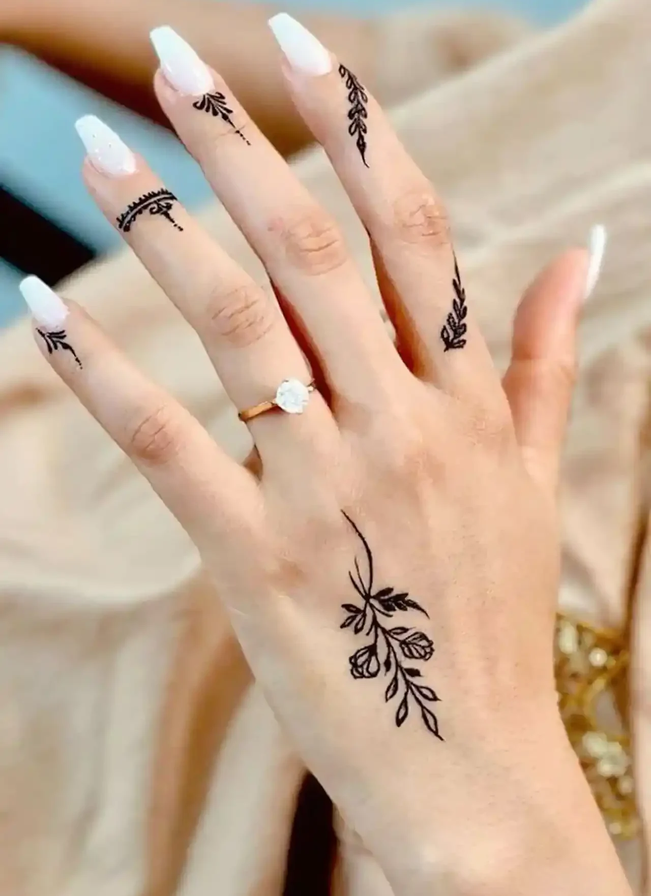 مدل حنا ساده و شیک + زیباترین مدل های حنا پشت و روی دست بسیار شیک