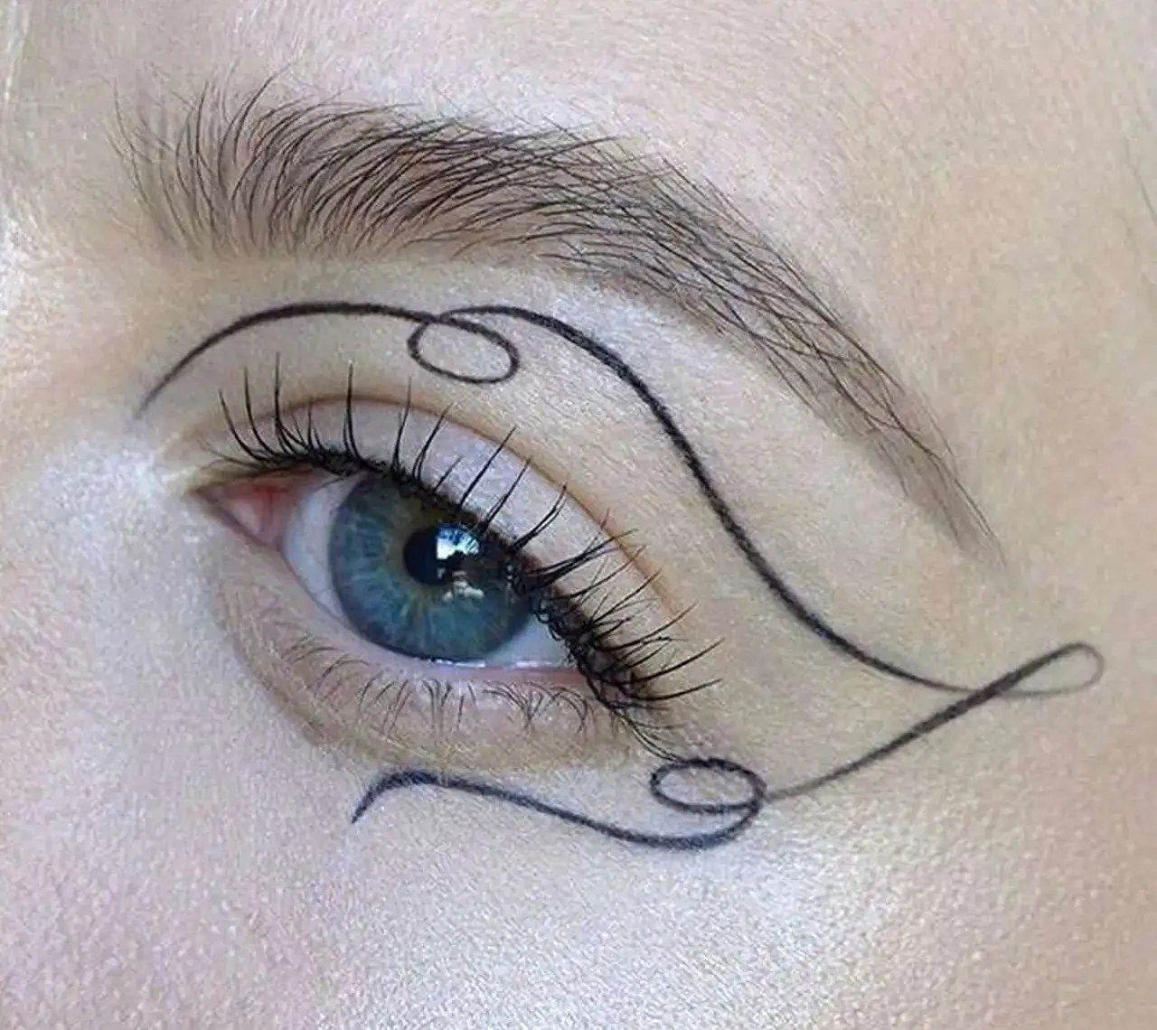 مدل خط چشم دخترانه + زیباترین مدل های خط چشم دخترانه ترند امسال