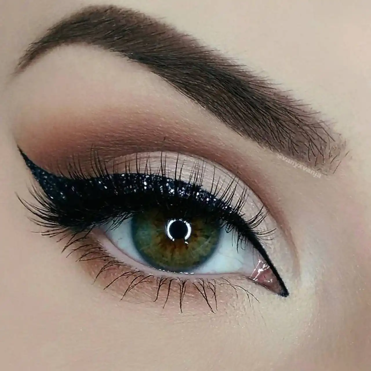 مدل خط چشم اکلیلی + زیباترین مدل های خط چشم اکلیلی ترند امسال