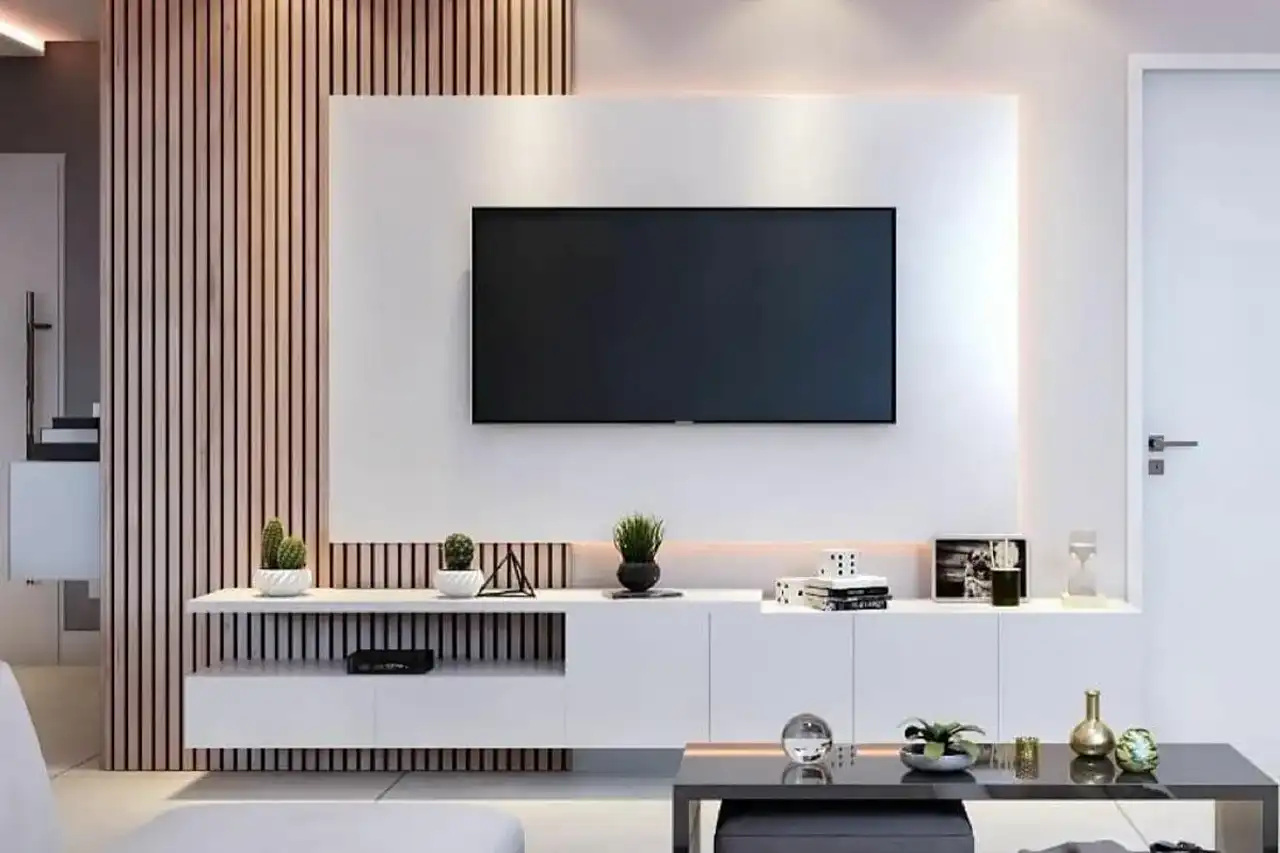مدل دکوراسیون برای تلویزیون + ایده های جذاب و شیک برای طراحی دیوار پشت تلویزیون با کناف و چوب همراه نورپردازی زیبا