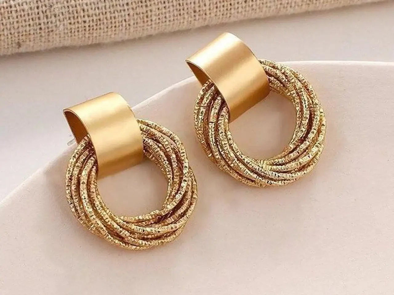 مدل گوشواره طلا + مدل های جدید و شیک گوشواره طلا حلقه ای و آویزدار ترند امسال