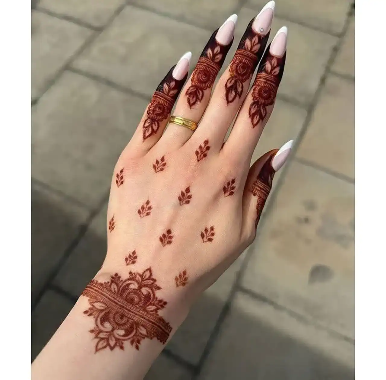 مدل حنا روی دست + ایده های جدید و بسیار ساده برای طراحی حنا روی دست با نقش های زیبا