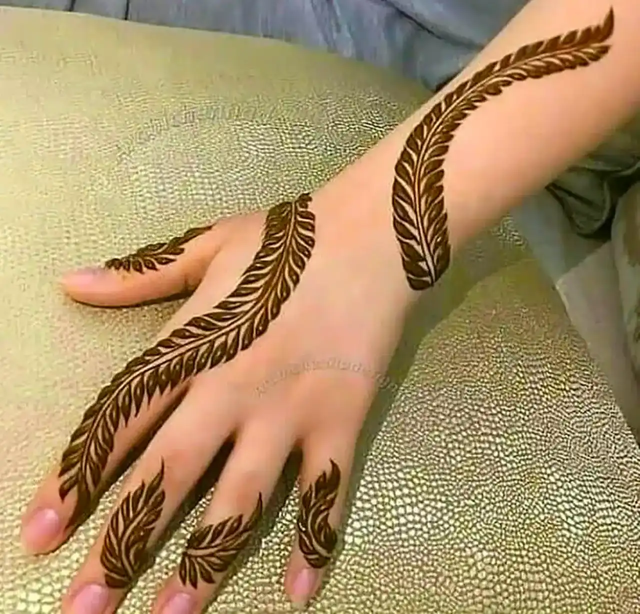 مدل حنا روی دست + ایده های جدید و بسیار ساده برای طراحی حنا روی دست با نقش های زیبا