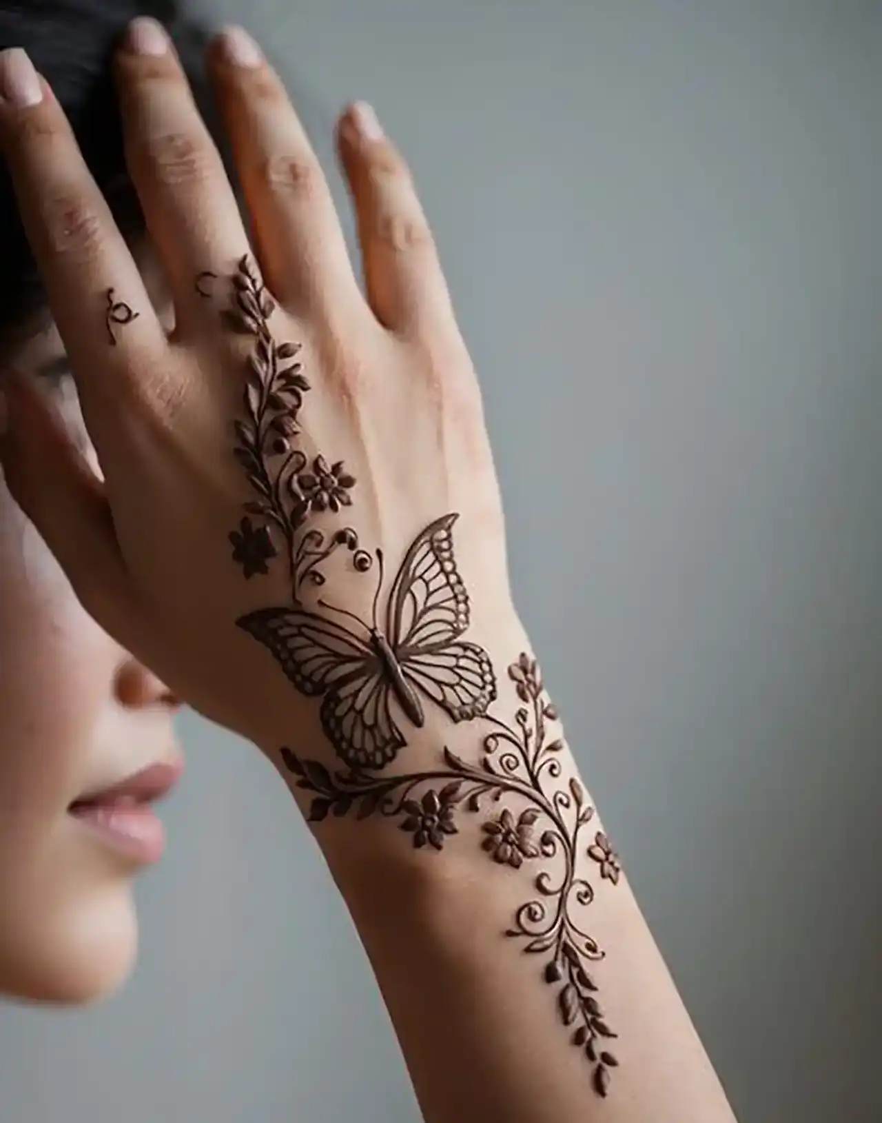 مدل حنا ساده + ایده های زیبا و قشنگ برای طراحی حنا روی دست و پا برای مراسم های خاص