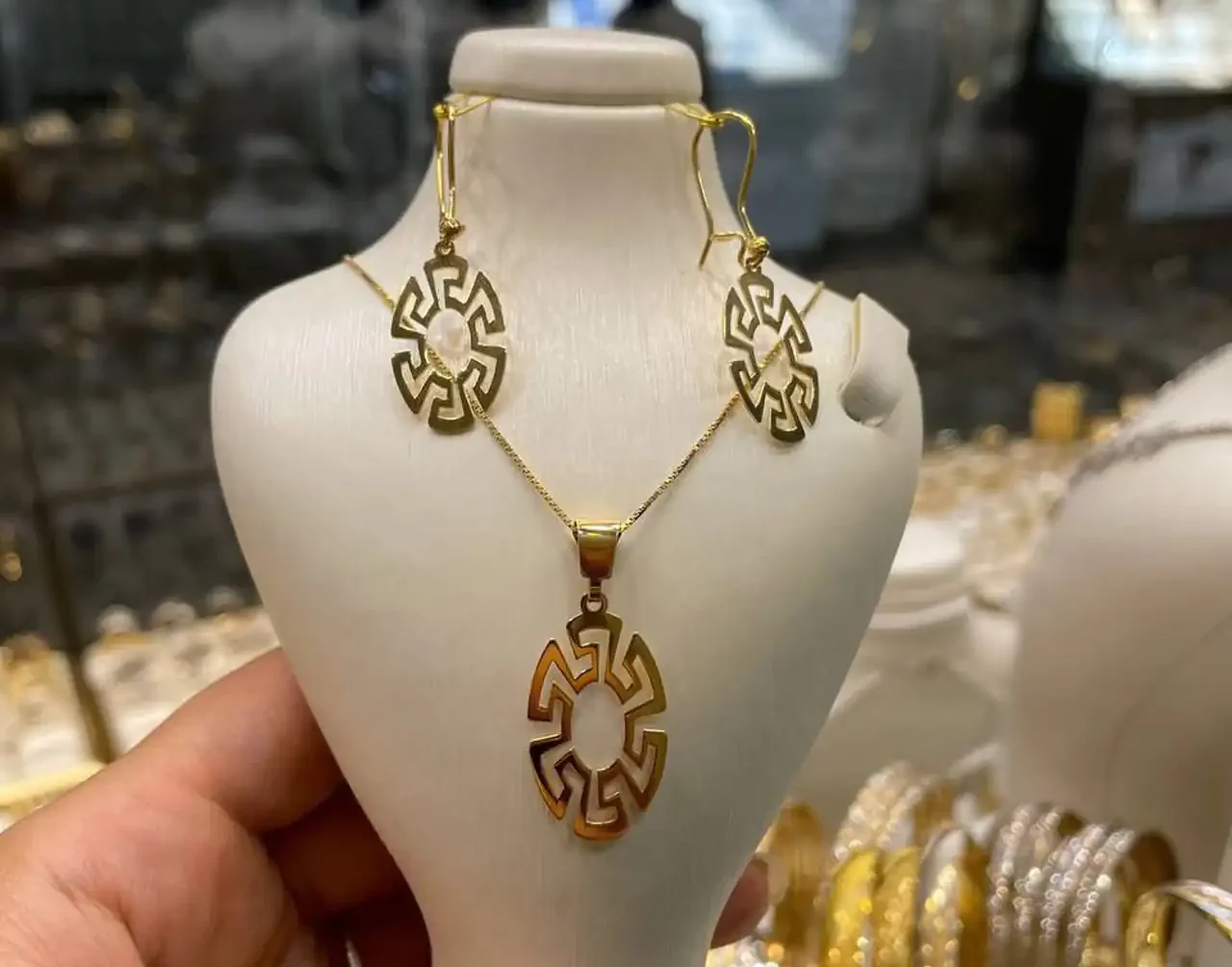 مدل نیم ست ورساچه طلا + زیباترین مدل های نیم ست ورساچه طلا ترند امسال