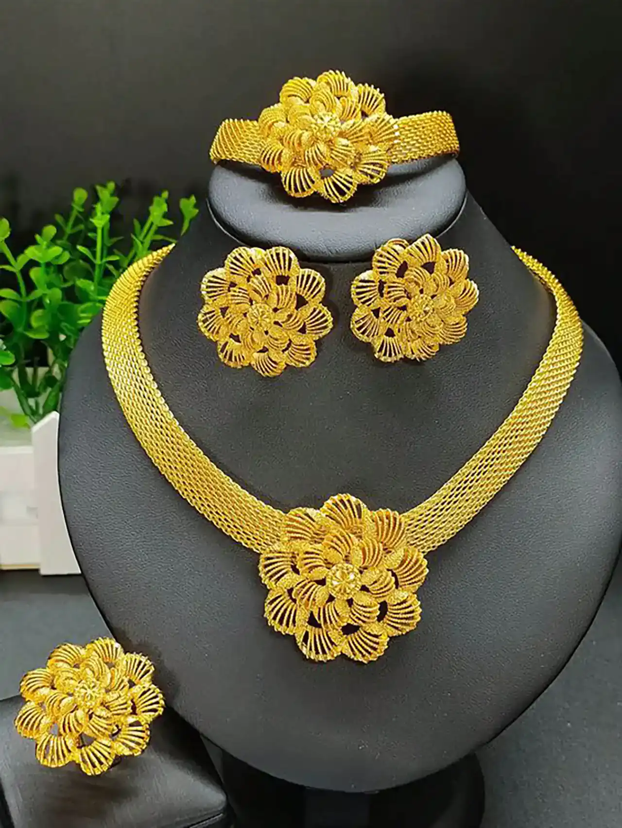 مدل سرویس طلا ایرانی + زیباترین مدل های سرویس طلا ایرانی ترند امسال