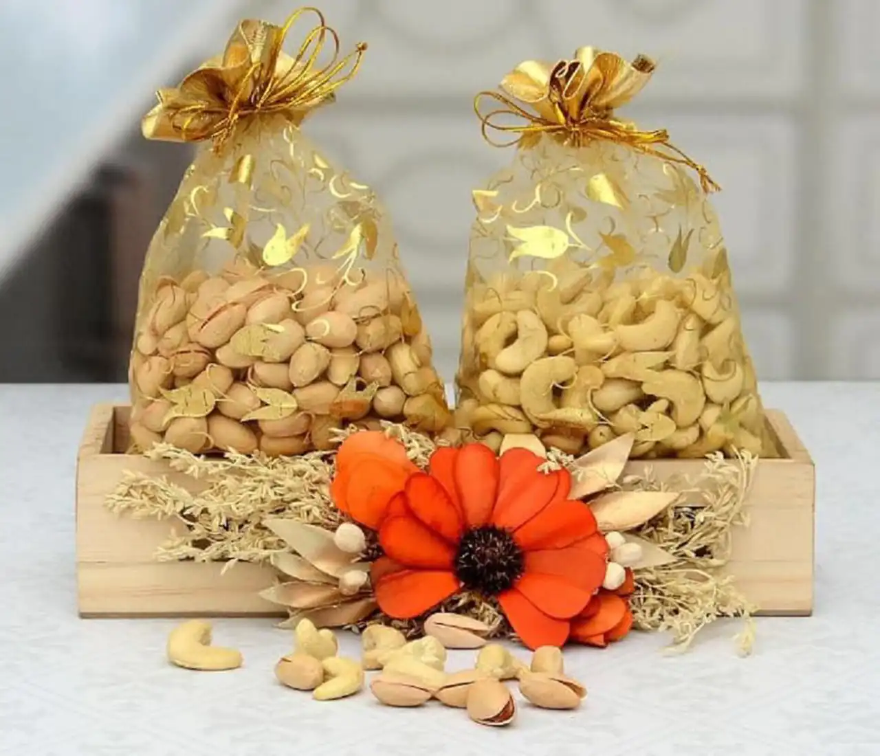 تزیین آجیل شب یلدا + زیباترین مدل های دیزاین و تزیین آجیل شب یلدا 1404