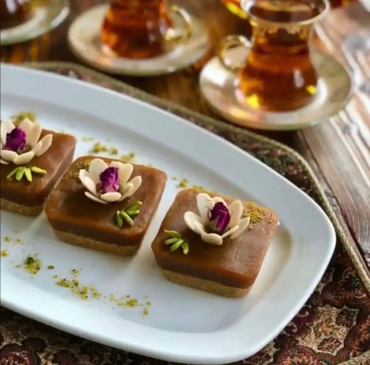 تزیین حلوا مجلسی + زیباترین دیزاین و تزیین حلوا مجلسی بسیار شیک و خفن