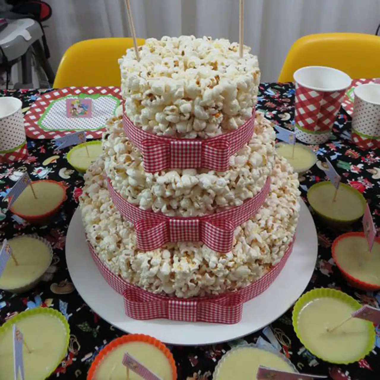 تزیین پفیلا شب یلدا + جدیدترین و شیک ترین مدل های تزیین پفیلا برای شب یلدای امسال