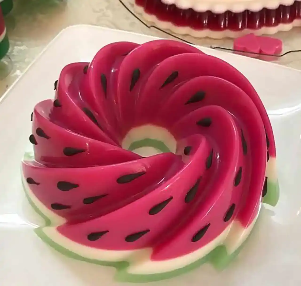 تزیین ژله شب یلدا + زیباترین مدل های دیزاین و تزیین ژله شب یلدا مخصوص امسال
