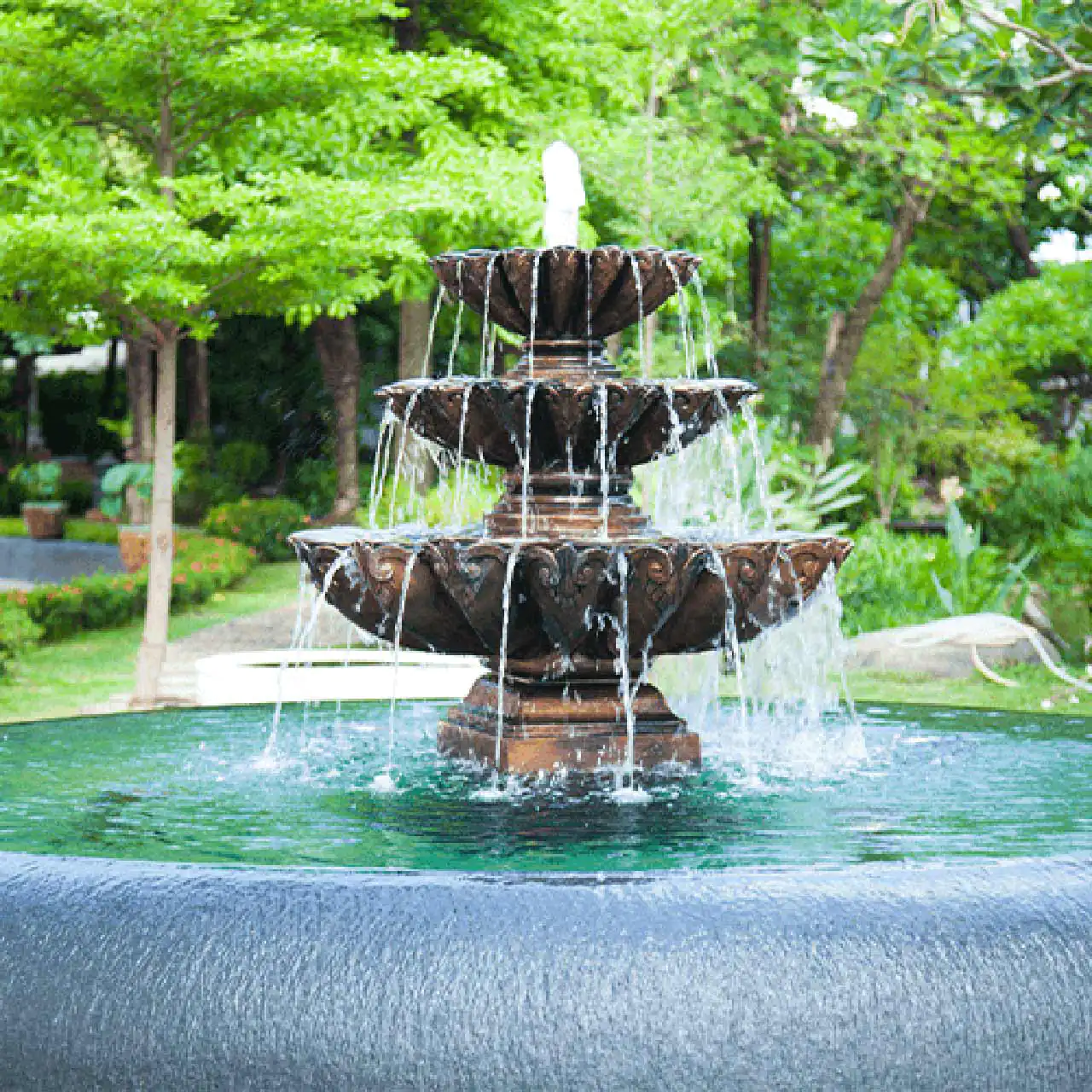 آبنما برای حیاط ویلا زیبا و شیک با ایده های متفاوت کوچک و بزرگ برای باسلیقه ها