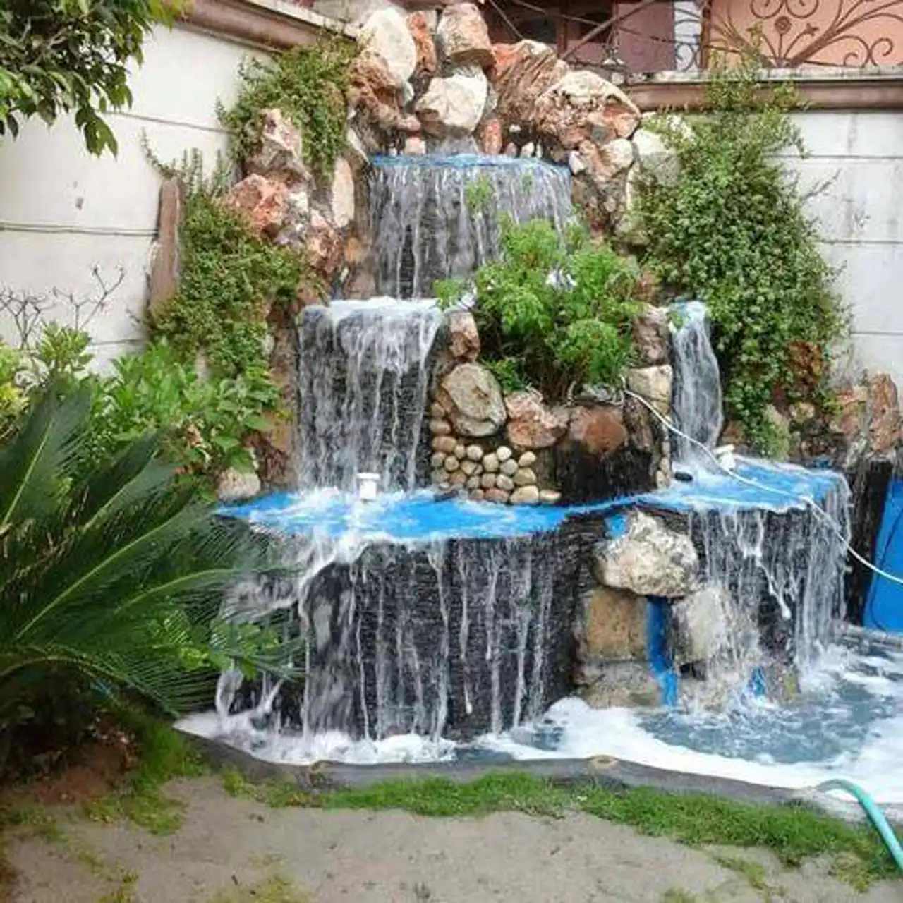 آبنما برای حیاط ویلا زیبا و شیک با ایده های متفاوت کوچک و بزرگ برای باسلیقه ها