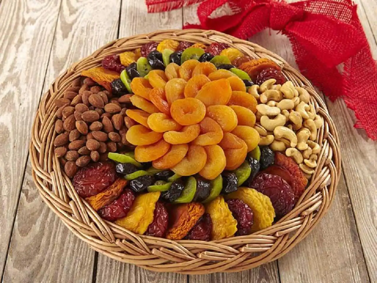 تزیین آجیل شب یلدا برای عروس + زیباترین مدل دیزاین و تزیین آجیل شب یلدا امسال