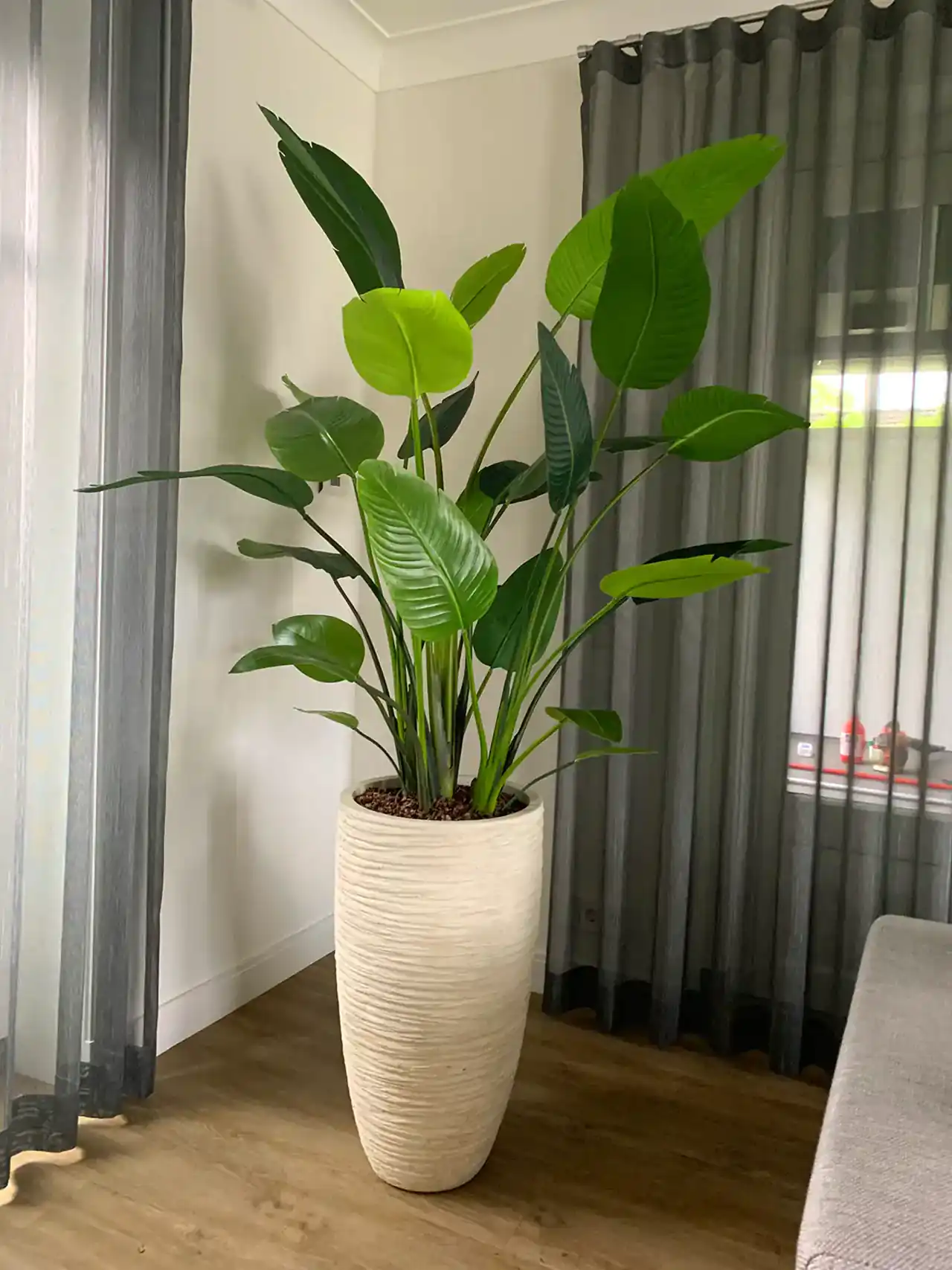 مدل گلدان بزرگ برای پذیرایی + زیباترین مدل های گلدان بزرگ برای پذیرایی بسیار شیک