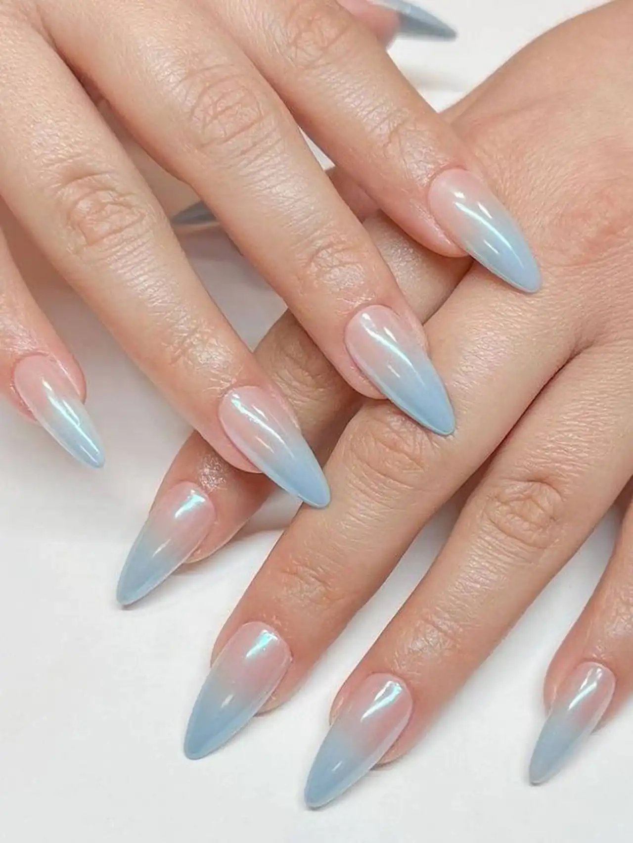 مدل لاک ابی و سفید + زیباترین مدل های لاک ابی و سفید بسیار شیک و لاکچری