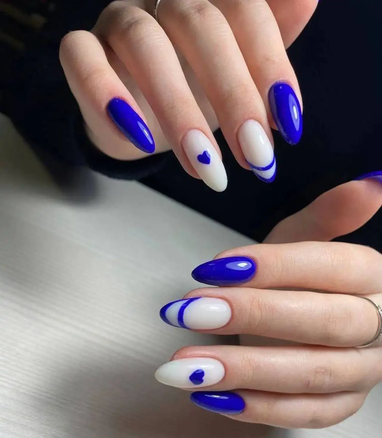 مدل لاک ابی و سفید + زیباترین مدل های لاک ابی و سفید بسیار شیک و لاکچری