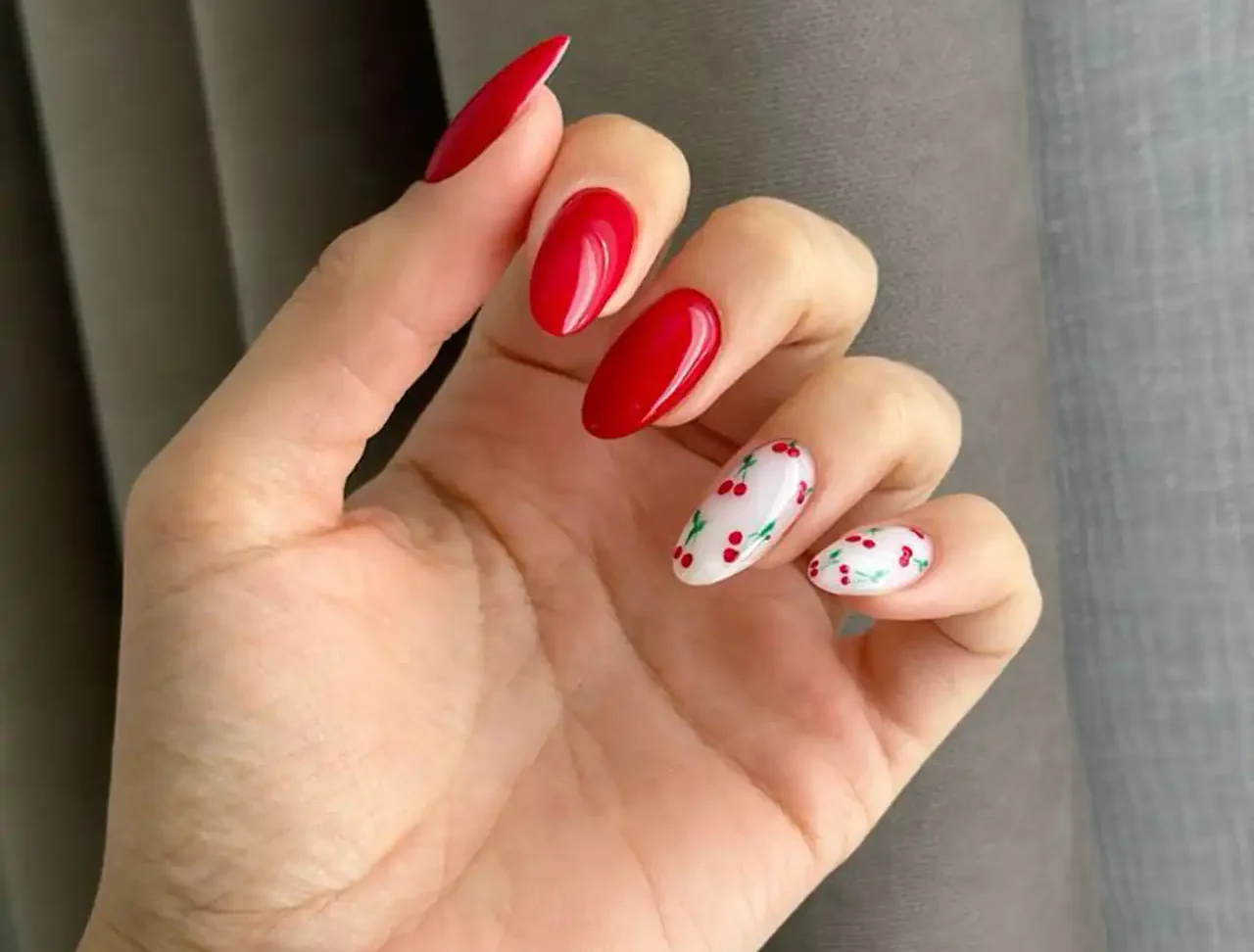 مدل لاک ناخن شب یلدایی + زیباترین و شیک ترین مدل های لاک ناخن شب یلدایی