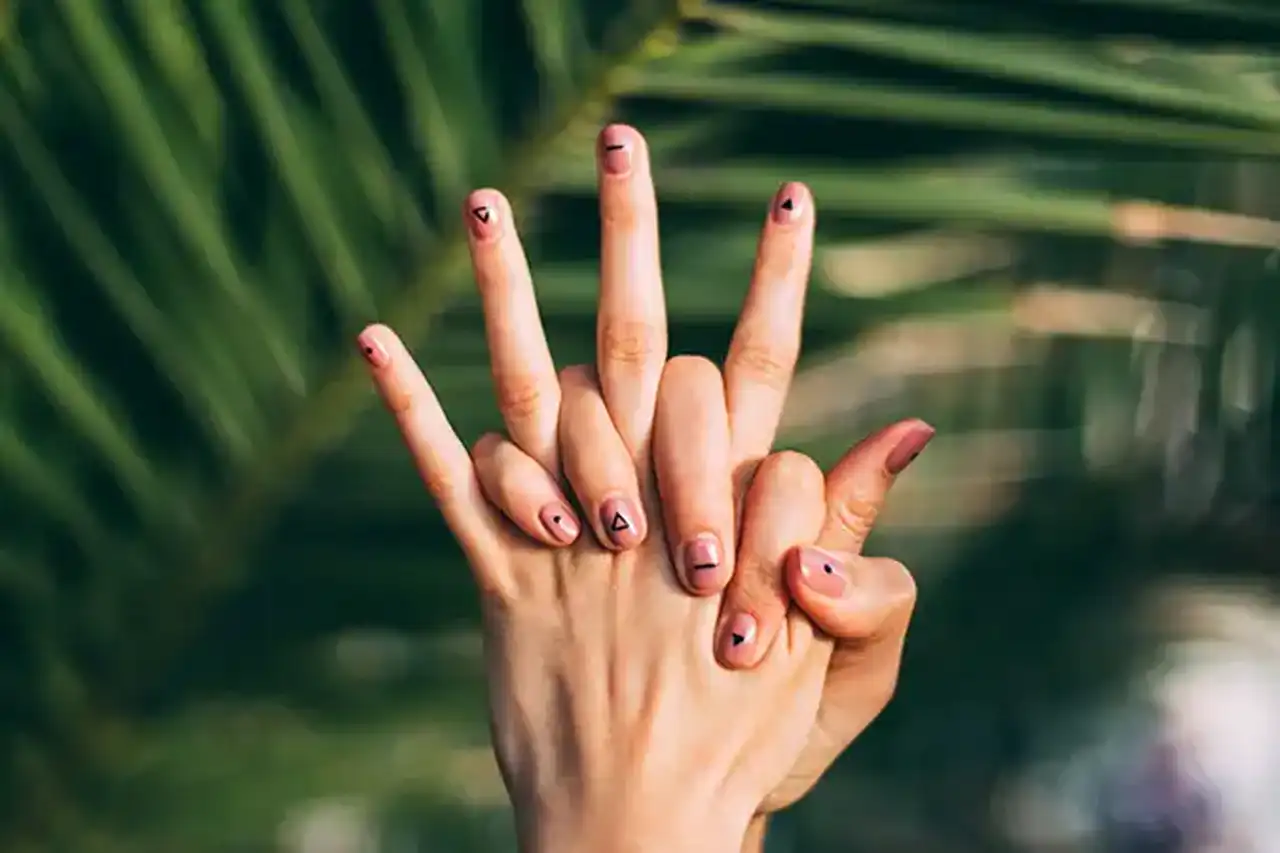 مدل عکس گرفتن از ناخن + استفاده از ایده های تازه و جدید برای عکاسی از ناخن به صورت حرفه ای