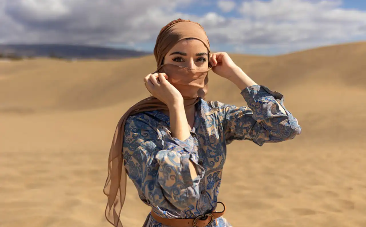 مدل عکس گرفتن در طبیعت + ژست های زیبا و خاص برای عکاسی کردن در طبیعت