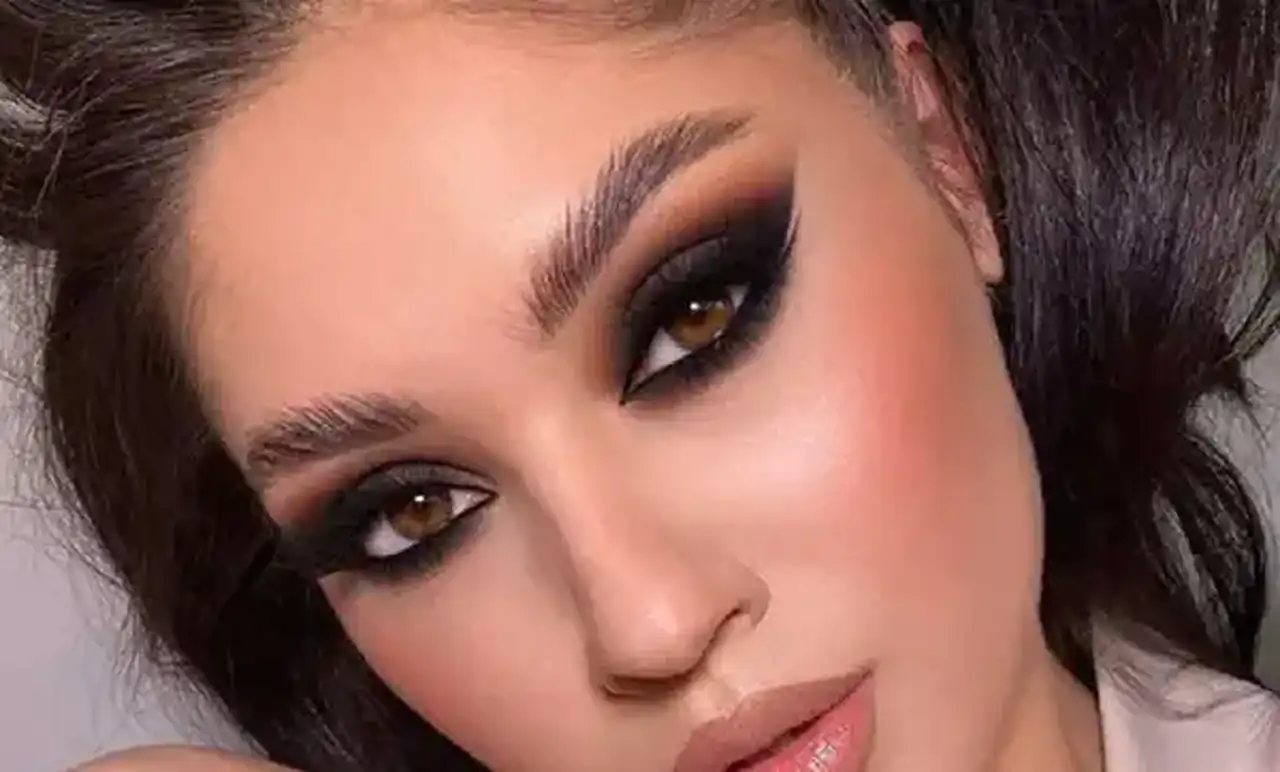 مدل آرایش اسموکی دخترانه زیبا و باکلاس + 15 تا از زیباترین میکاپ ها را اینجا ببینید