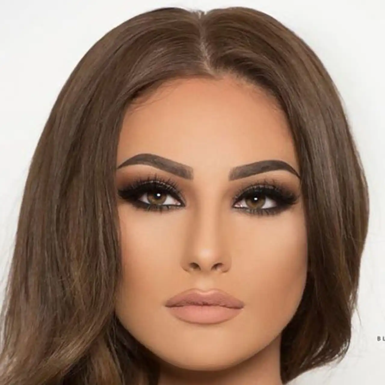 مدل آرایش اسموکی دخترانه زیبا و باکلاس + 15 تا از زیباترین میکاپ ها را اینجا ببینید