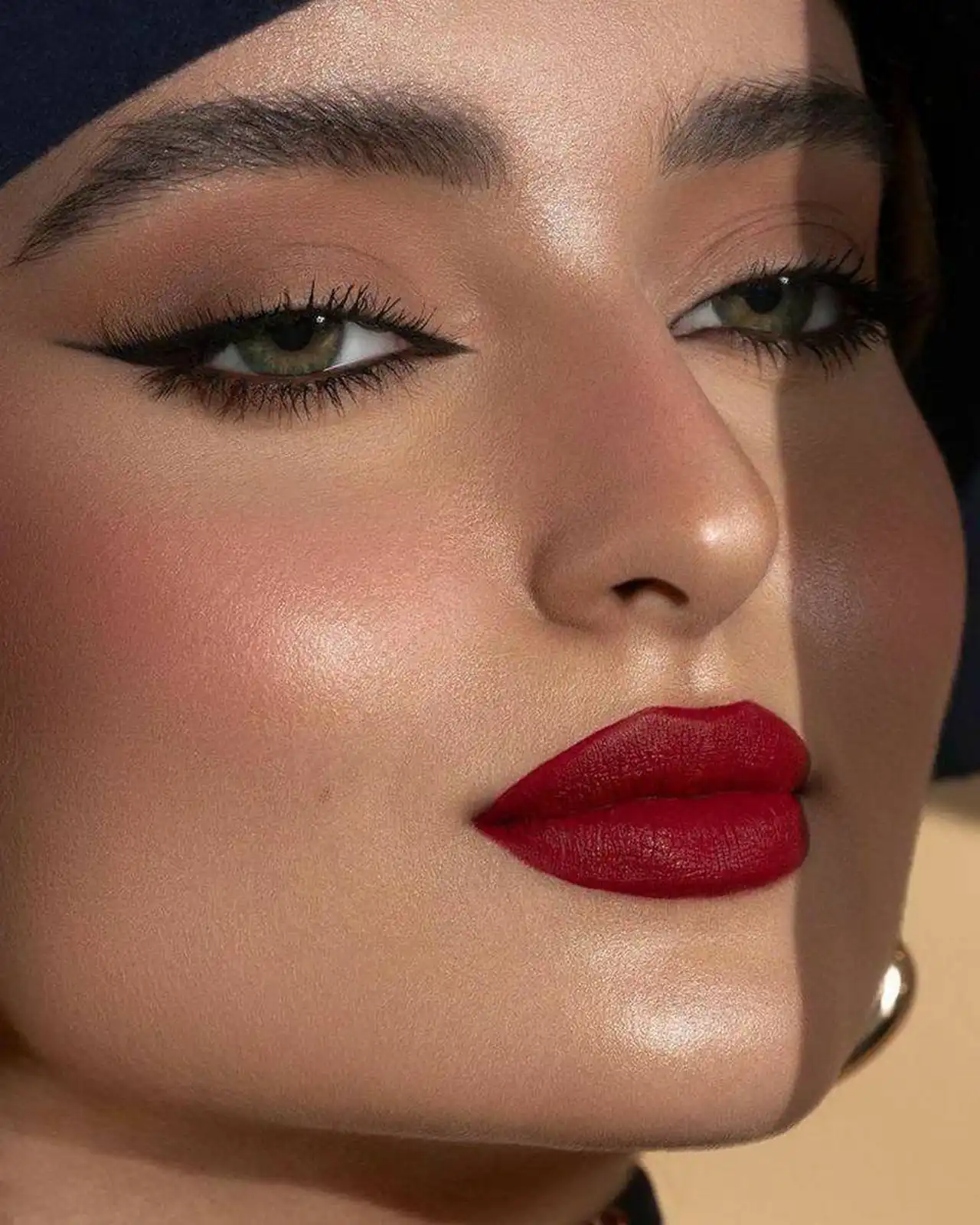 مدل آرایش اسموکی با رژ قرمز + تکنیک جدید و به روز برای آرایش اسموکی بسیار شیک و زیبا