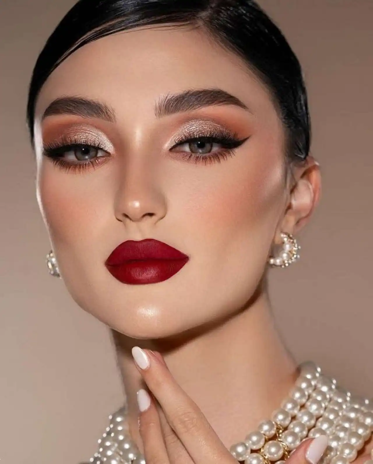 مدل آرایش اسموکی با رژ قرمز + تکنیک جدید و به روز برای آرایش اسموکی بسیار شیک و زیبا