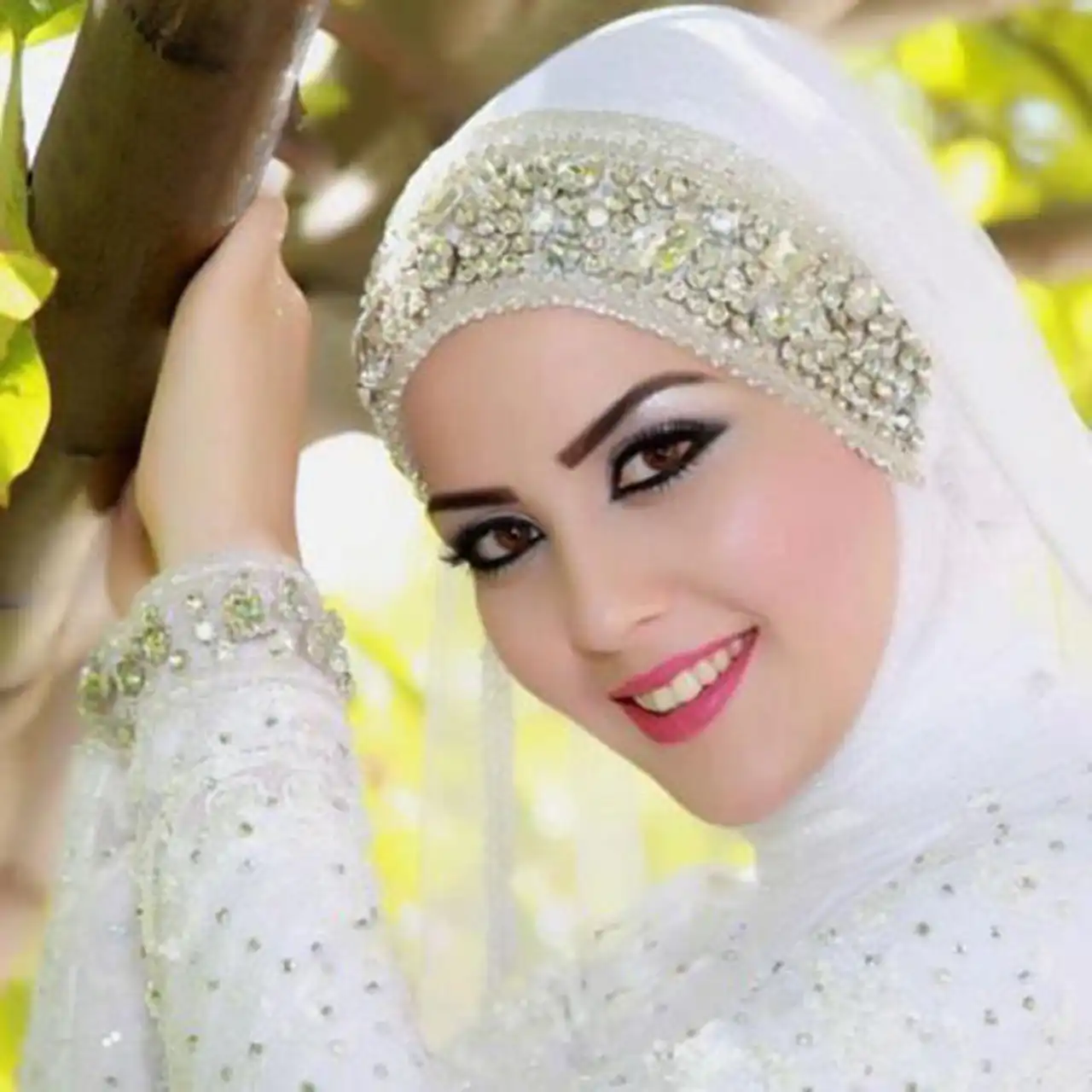 مدل عروس با حجاب با میکاپ های اروپایی و نچرال با انها در مجالس بدرخشید